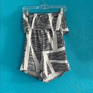 5 for 20 Black and White Geometric Strapless Romper